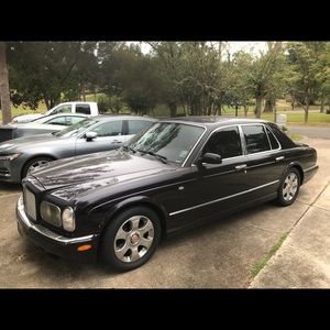 Meet your Posher, Dennis r